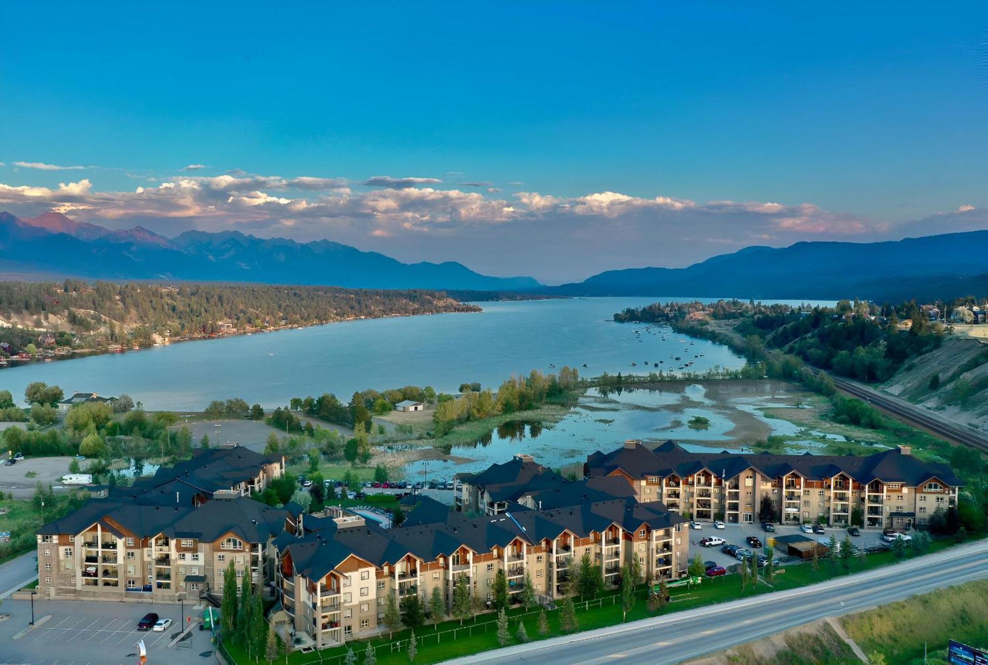 Mountain Getaway Condo - 5 Min Walk To The Beach! Invermere Esterno foto