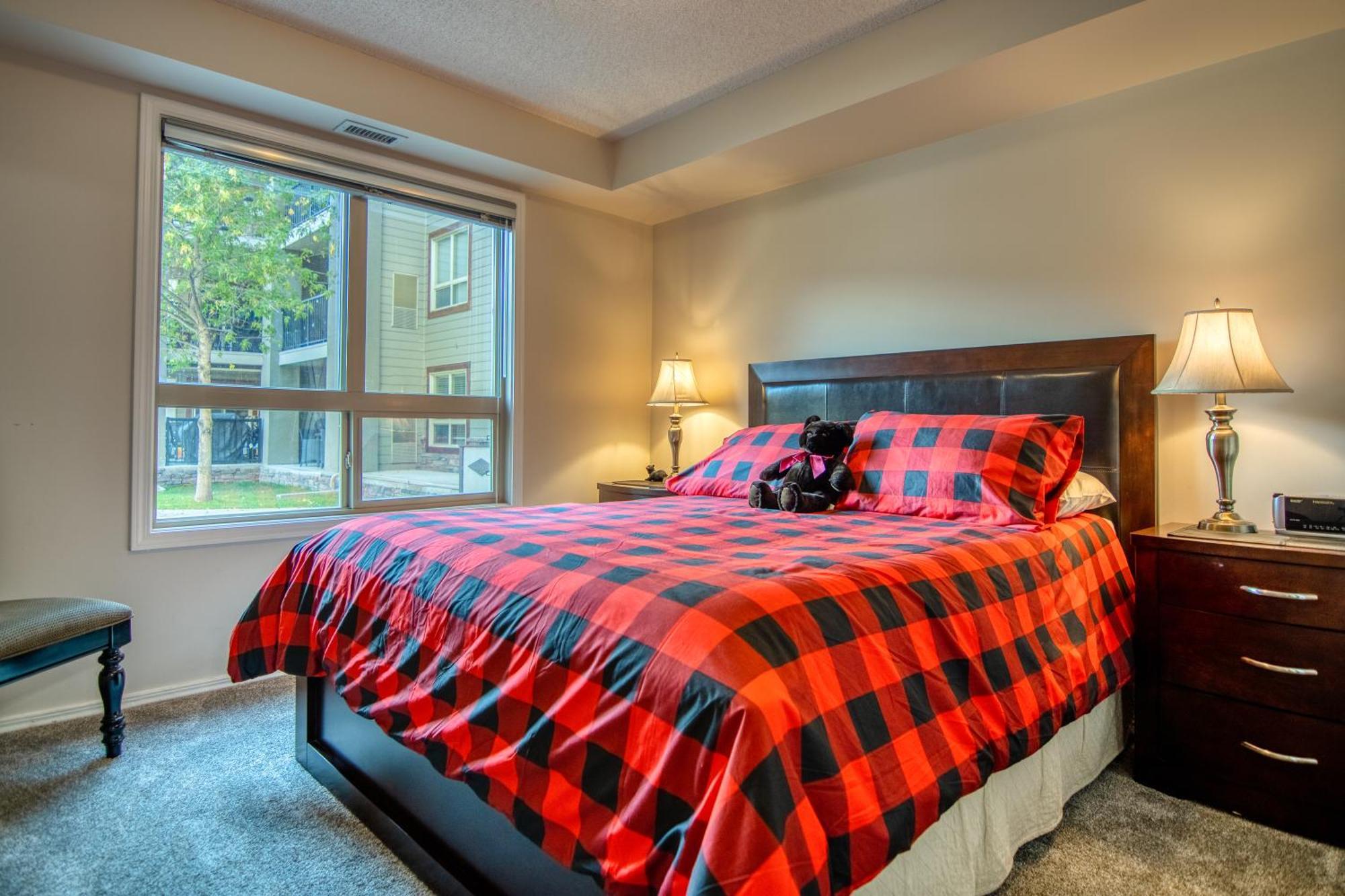 Mountain Getaway Condo - 5 Min Walk To The Beach! Invermere Esterno foto